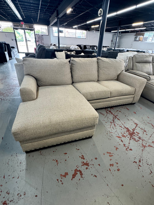 Chaise seccional de dos piezas en color beige Cottage Chic