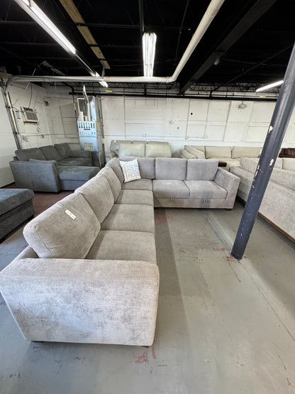 Thomasville Caler Convertible Sleeper Sectional with Storage