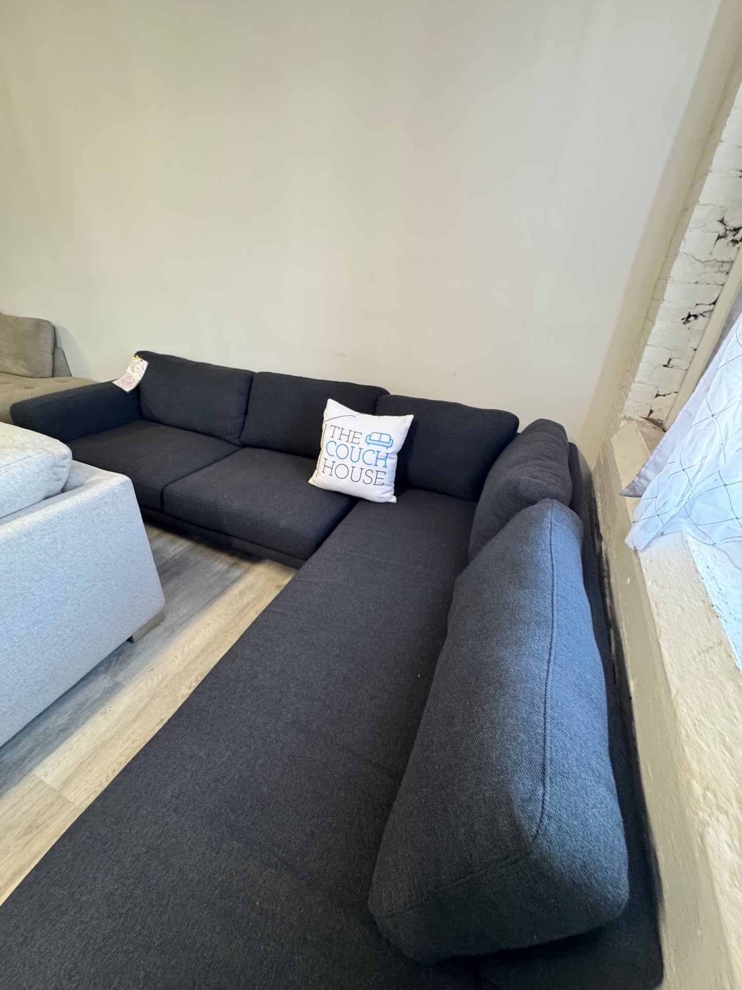 Kyler Fabric Chaise Sectional
