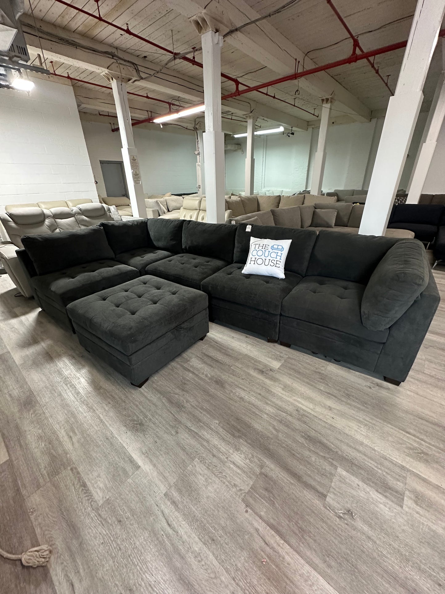 (Refurbished) Thomasville Tisdale Modular 6-piece Sectional with Storage Ottoman - Dark Gray
