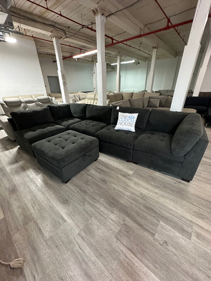 (Refurbished) Thomasville Tisdale Modular 6-piece Sectional with Storage Ottoman - Dark Gray