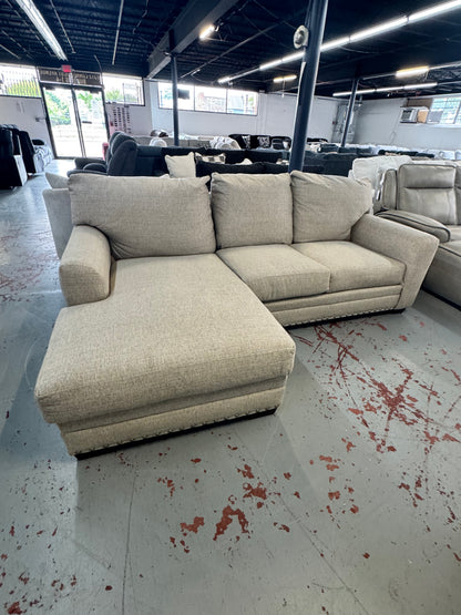 Chaise seccional de dos piezas en color beige Cottage Chic