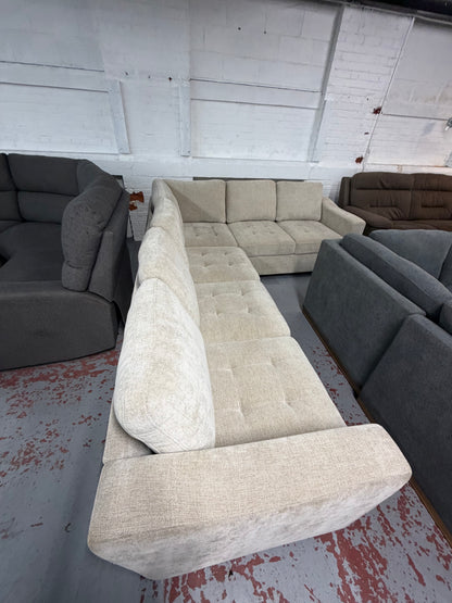 Thomasville Ells 2-piece Fabric Sectional - Beige
