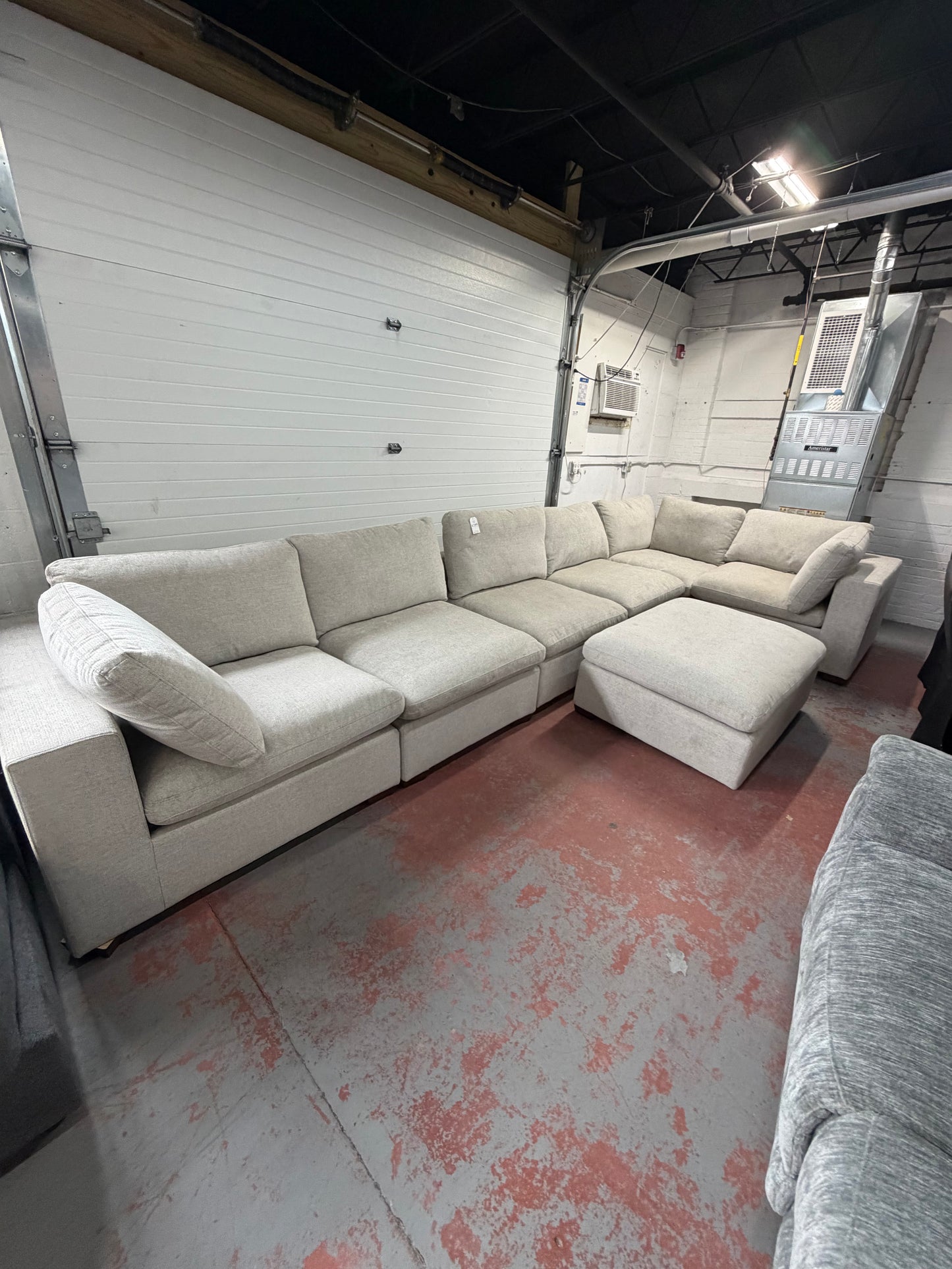 Lowell 7-piece Modular Sectional- Light Gray