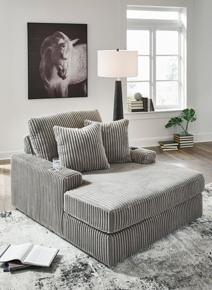 Lindyn Oversized Chaise