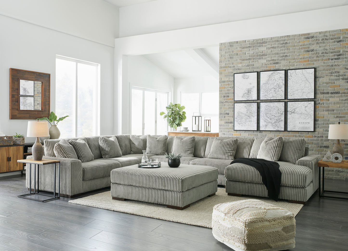 Lindyn Oversized Accent Ottoman